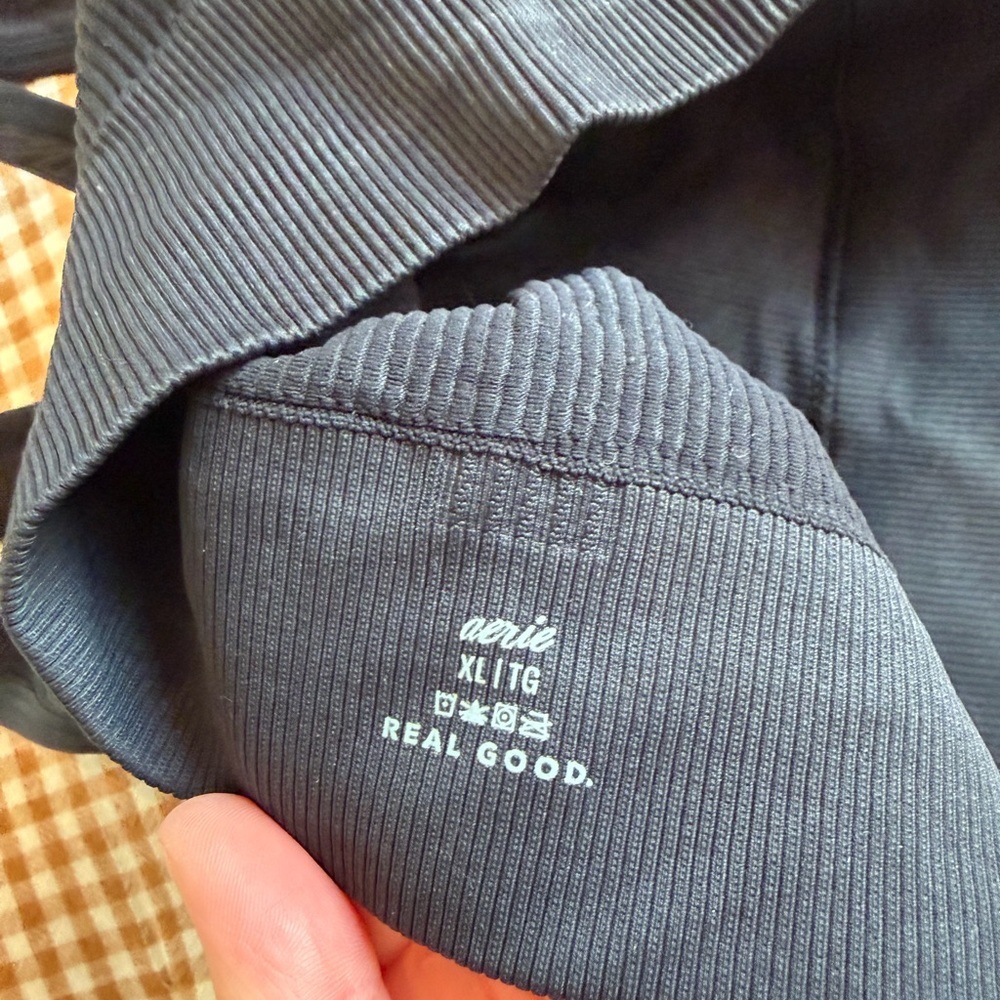 Aerie Black Ribbed Sports Bra - Picture 3 of 3